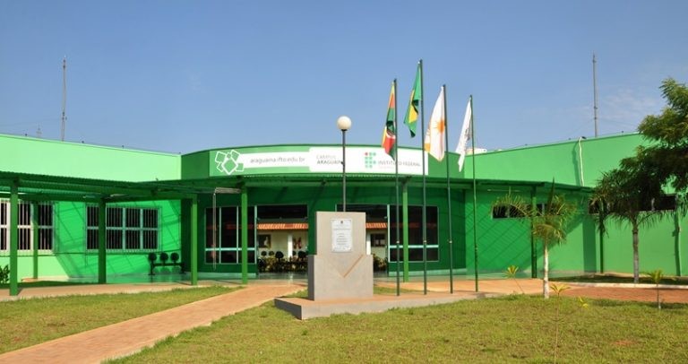 Processo seletivo para cadastro reserva seleciona professores substitutos; salários podem chegar a R$ 7,8 mil