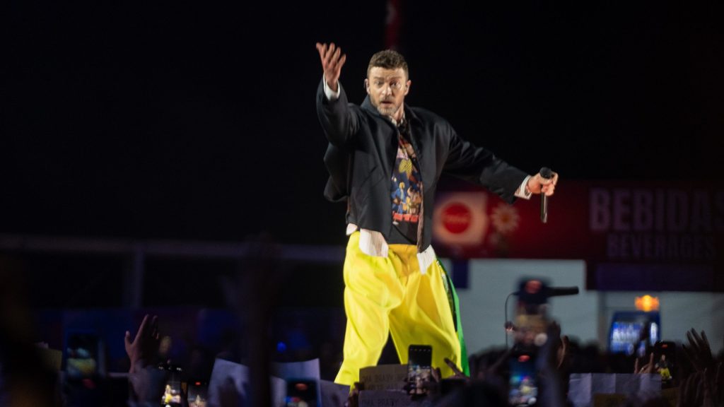 Justin Timberlake mostra que mantém molho popstar em dia no Lollapalooza 2025, apesar da fase flopada