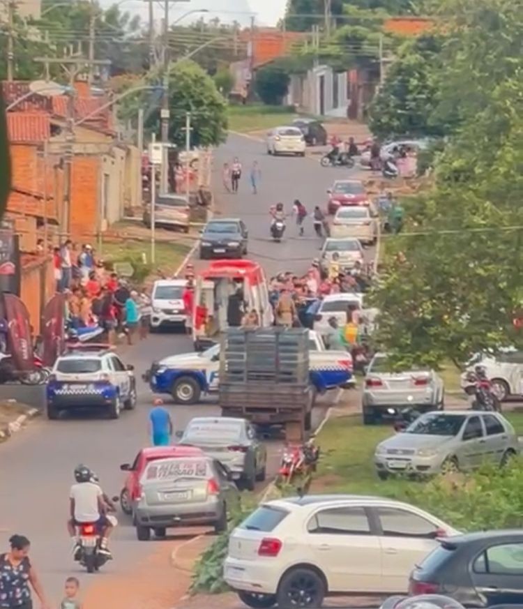 Homem é atingido por tiros dentro de carro em avenida de Araguaína
