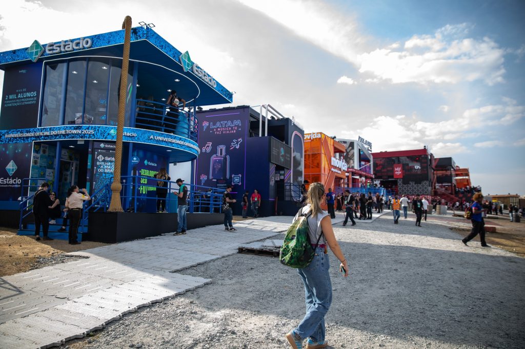 Fãs de música… e de brindes! The Town tem mais de 70 opções de mimos em cerca de 80 ativações