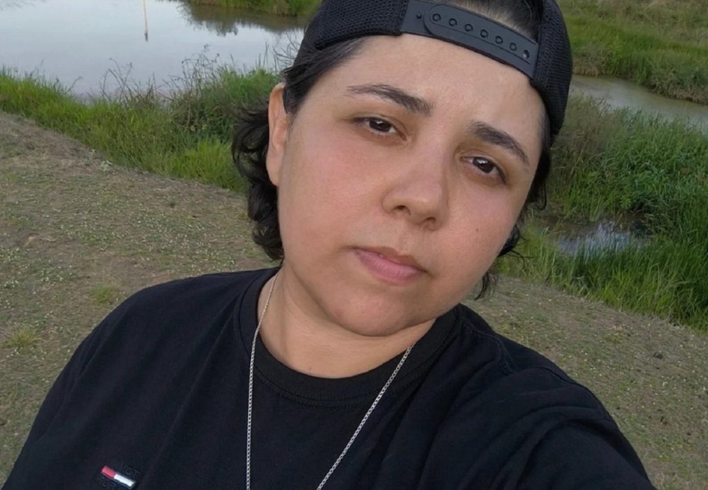 Câmera de segurança flagra momento que homem mata técnica de enfermagem a tiros