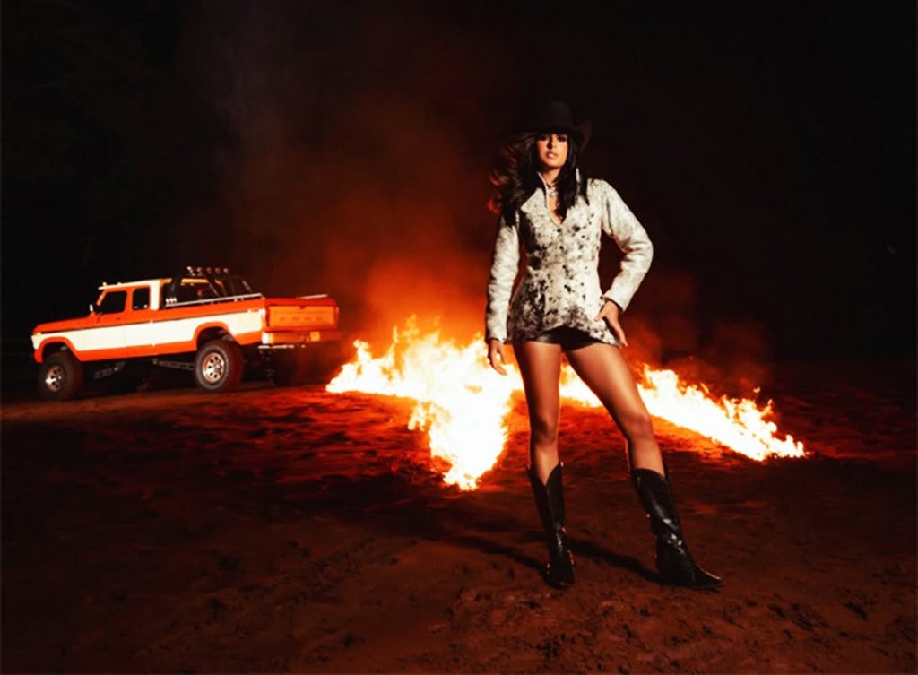 Ana Castela mistura country com funk em música do quinto álbum, ‘Fire arena’