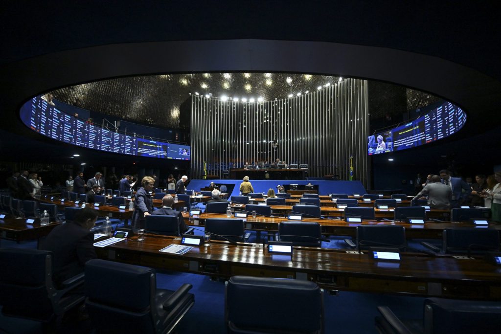 Quaest para o Senado no TO: Eduardo Gomes, 14%; Gaguim, 13%; Paulo Mourão, 9%